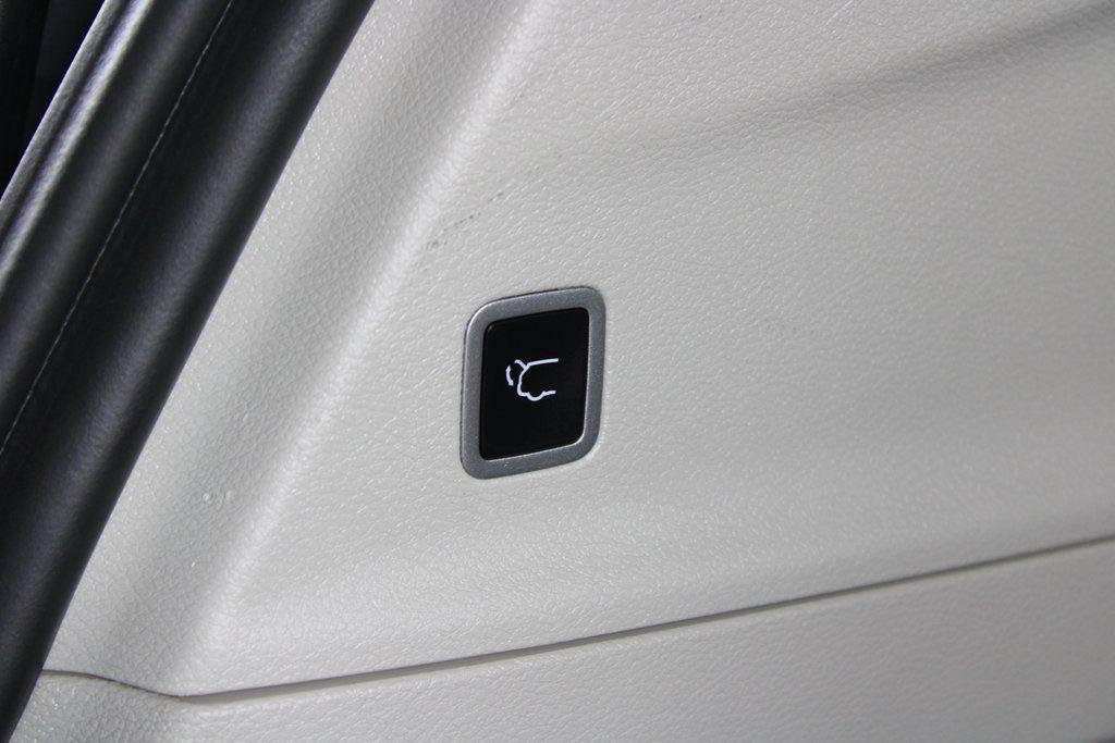 used 2024 Chrysler Pacifica car, priced at $27,433