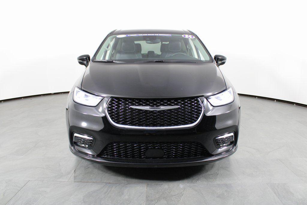 used 2024 Chrysler Pacifica car, priced at $27,433