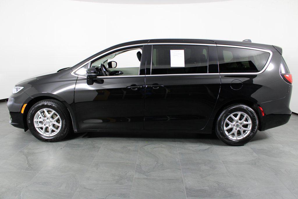used 2024 Chrysler Pacifica car, priced at $27,433