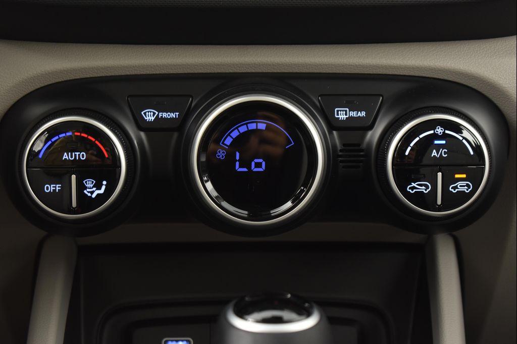 new 2025 Hyundai Venue car, priced at $22,055