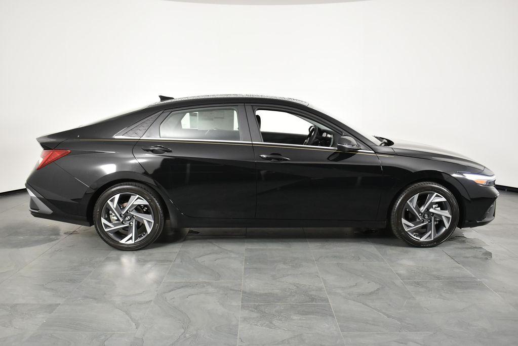 new 2025 Hyundai Elantra car, priced at $27,042