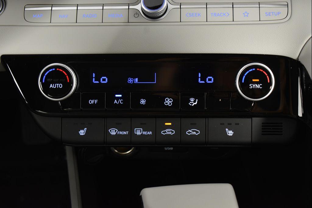 new 2025 Hyundai Elantra car, priced at $27,042