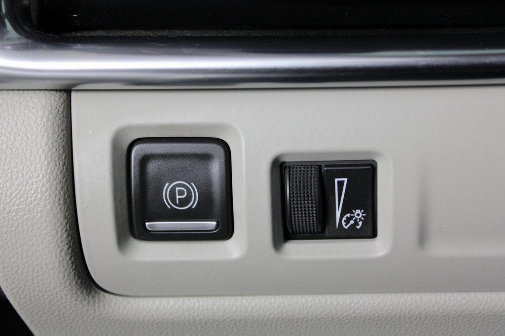 used 2020 Cadillac XT4 car, priced at $17,983