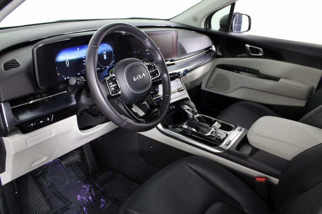 used 2024 Kia Carnival car, priced at $42,987
