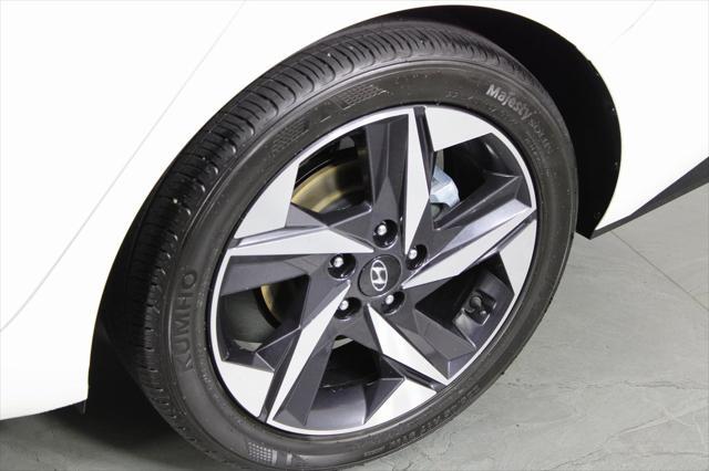 used 2022 Hyundai Elantra car, priced at $17,369