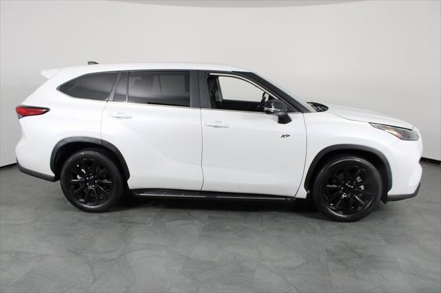 used 2023 Toyota Highlander car, priced at $23,187