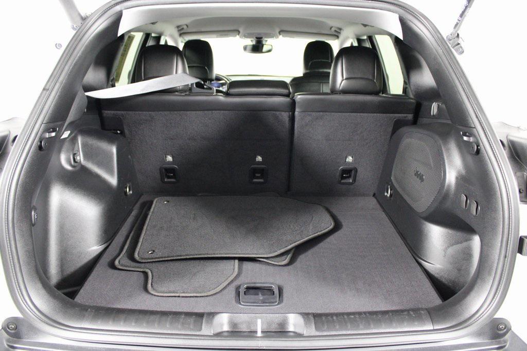 used 2020 Jeep Cherokee car, priced at $13,537