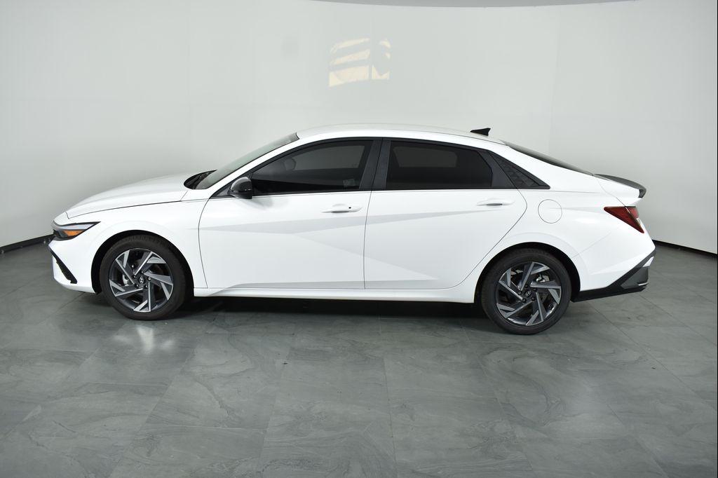 new 2025 Hyundai Elantra car, priced at $24,028