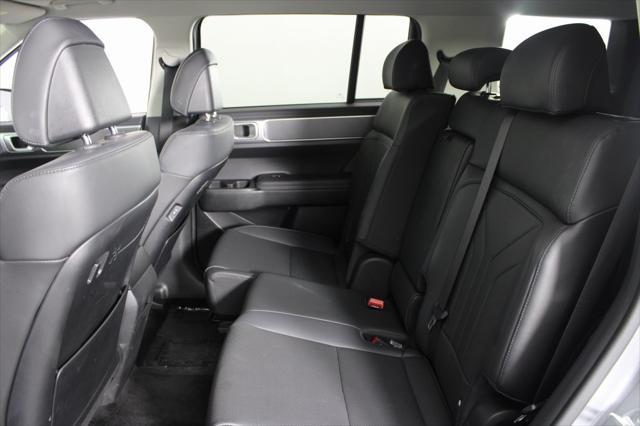 used 2024 Hyundai Santa Fe car, priced at $31,069