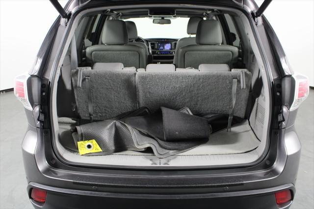 used 2014 Toyota Highlander car, priced at $15,794