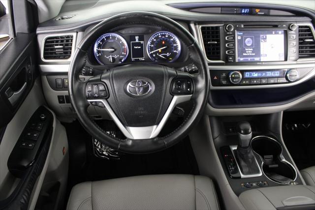 used 2014 Toyota Highlander car, priced at $15,794