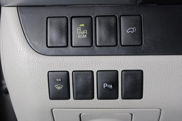 used 2014 Toyota Highlander car, priced at $15,794