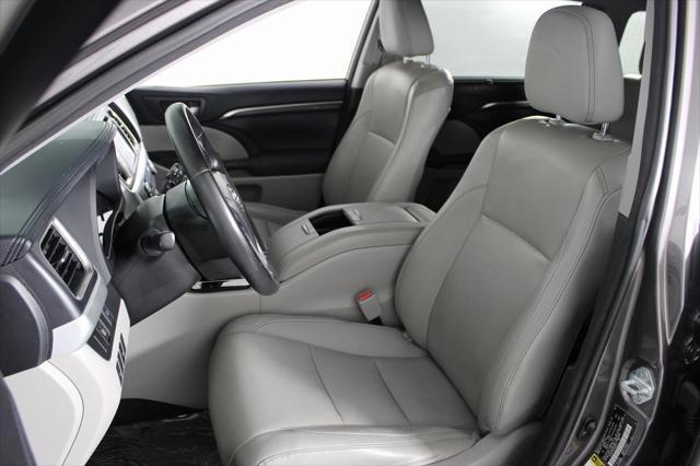 used 2014 Toyota Highlander car, priced at $15,794
