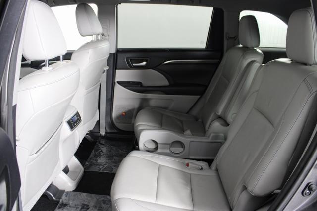 used 2014 Toyota Highlander car, priced at $15,794