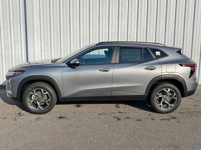 new 2025 Chevrolet Trax car, priced at $24,955