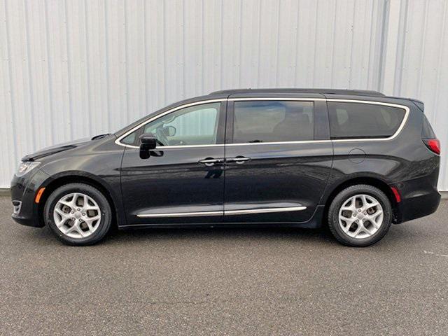 used 2017 Chrysler Pacifica car, priced at $12,342