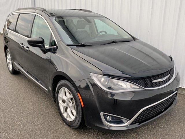 used 2017 Chrysler Pacifica car, priced at $12,342