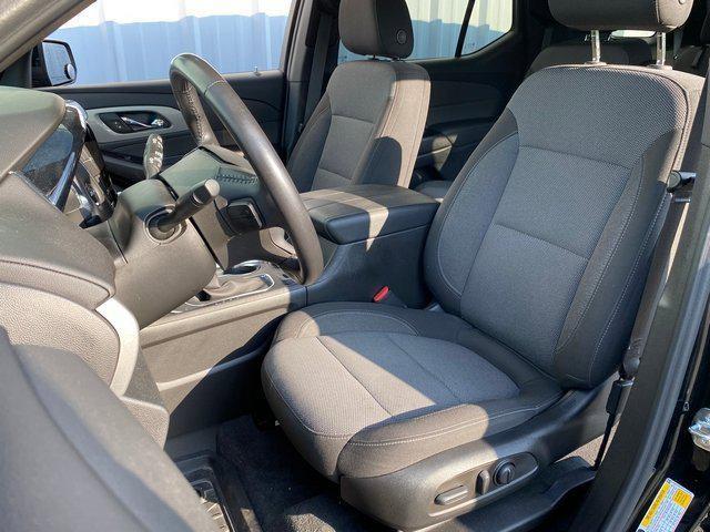 used 2022 Chevrolet Traverse car, priced at $32,392
