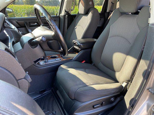 used 2014 Chevrolet Traverse car, priced at $10,110