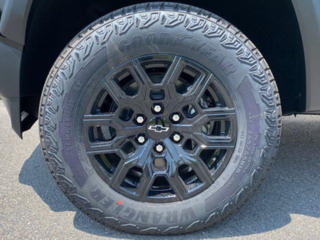 new 2025 Chevrolet Colorado car, priced at $44,955