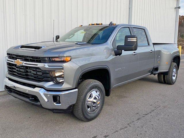 new 2025 Chevrolet Silverado 3500 car, priced at $77,660