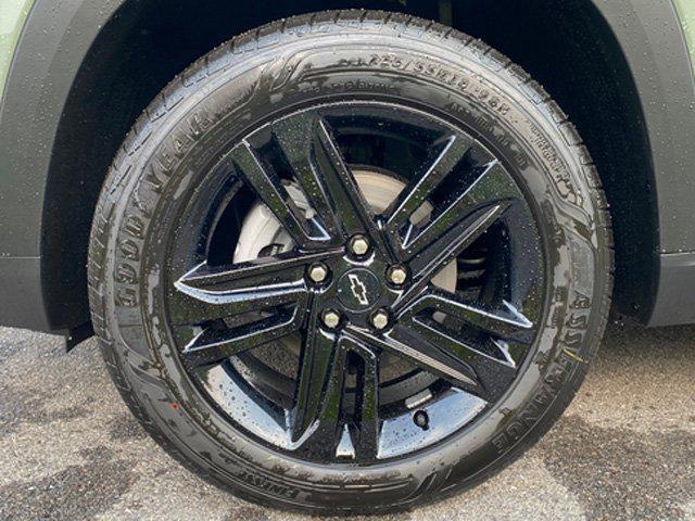 new 2025 Chevrolet Trax car, priced at $27,335
