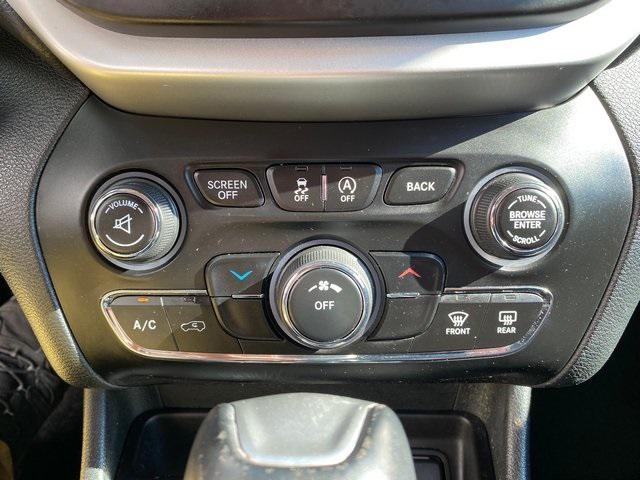 used 2015 Jeep Cherokee car, priced at $9,230