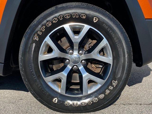 used 2015 Jeep Cherokee car, priced at $9,230