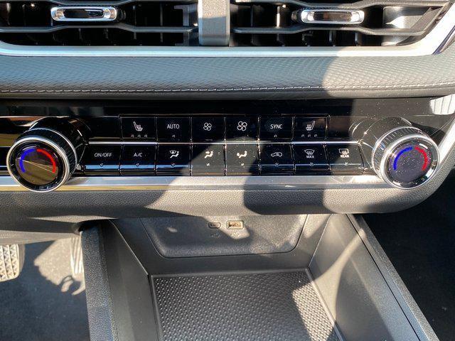 new 2026 Chevrolet Equinox car, priced at $34,370
