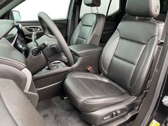 used 2022 Chevrolet Traverse car, priced at $32,590