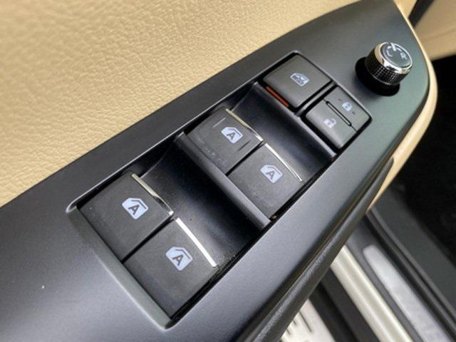 used 2016 Toyota Highlander car, priced at $23,510