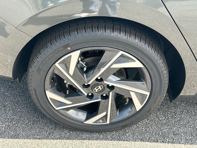 new 2025 Hyundai Elantra car, priced at $26,933