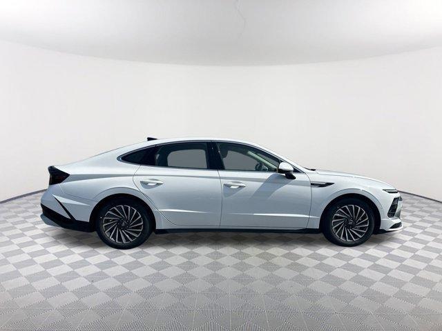 new 2025 Hyundai Sonata Hybrid car, priced at $39,239