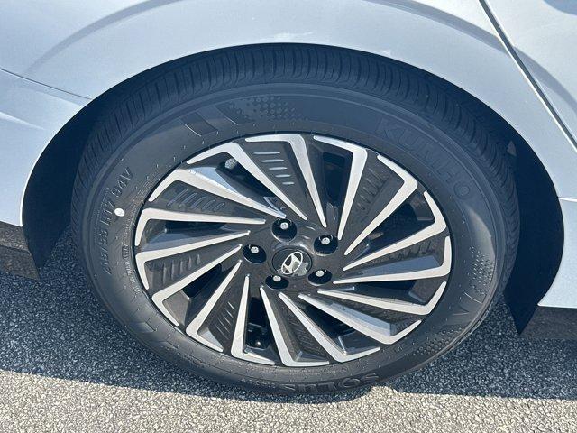 new 2025 Hyundai Sonata Hybrid car, priced at $39,239