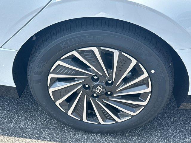 new 2025 Hyundai Sonata Hybrid car, priced at $39,239