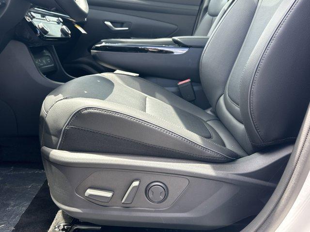 new 2025 Hyundai TUCSON Hybrid car, priced at $42,983