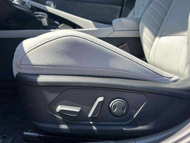 new 2025 Hyundai Elantra car, priced at $27,869