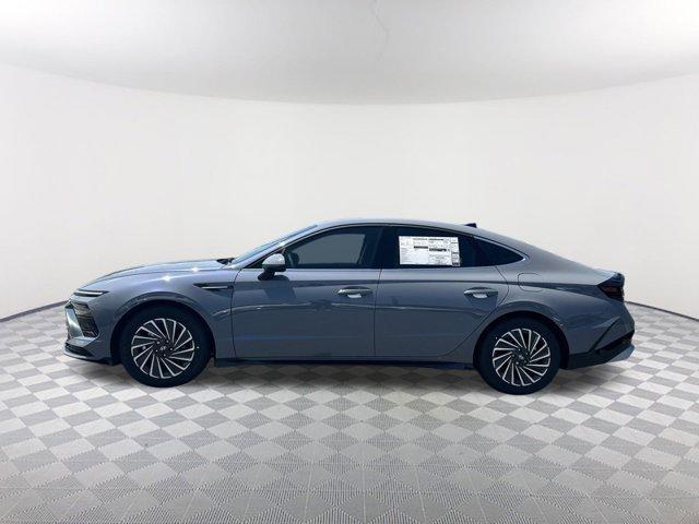new 2025 Hyundai Sonata Hybrid car, priced at $32,423
