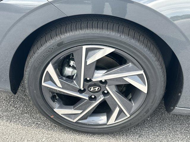 new 2025 Hyundai Elantra car, priced at $27,859