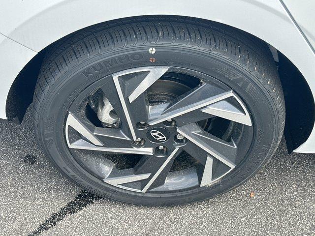 new 2025 Hyundai Elantra car, priced at $24,875