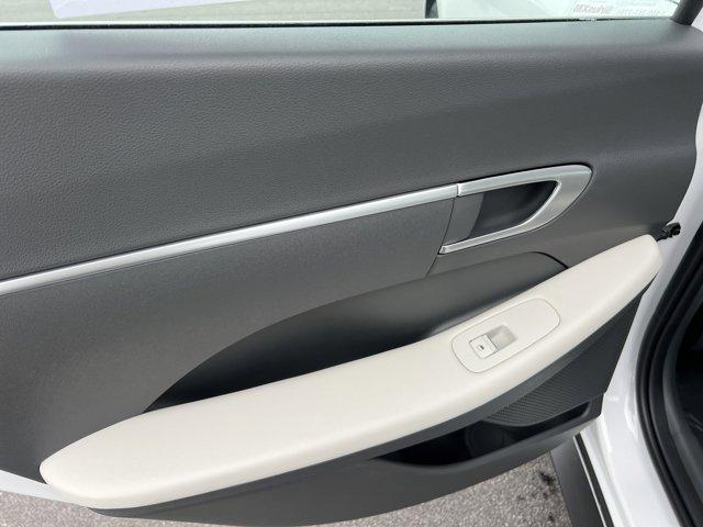 new 2025 Hyundai Sonata car, priced at $28,078