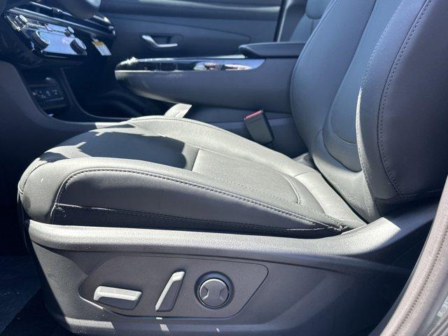 new 2025 Hyundai TUCSON Hybrid car, priced at $37,753