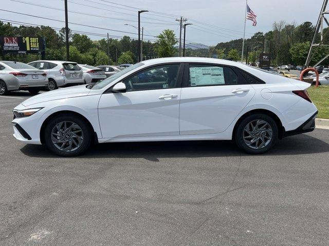 new 2024 Hyundai Elantra car, priced at $25,082