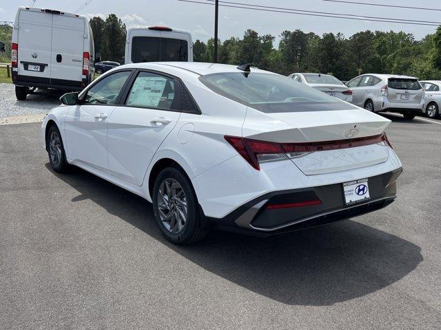 new 2024 Hyundai Elantra car, priced at $25,082