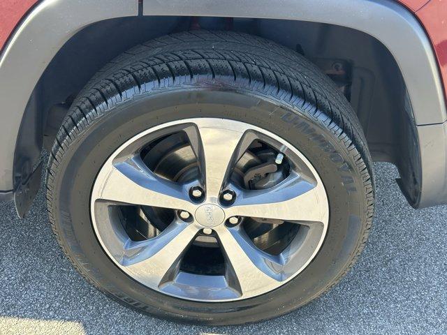 used 2019 Jeep Cherokee car, priced at $13,990