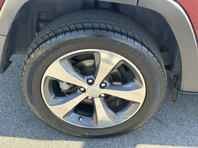 used 2019 Jeep Cherokee car, priced at $13,990