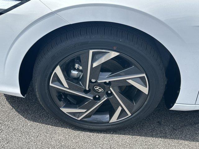 new 2025 Hyundai Elantra car, priced at $27,386