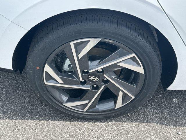 new 2025 Hyundai Elantra car, priced at $27,386