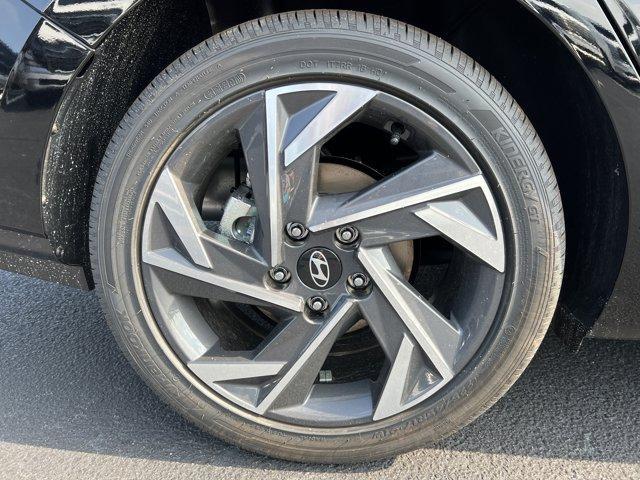 new 2025 Hyundai Elantra car, priced at $28,685
