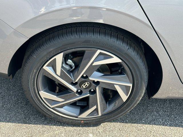 new 2025 Hyundai Elantra car, priced at $24,522